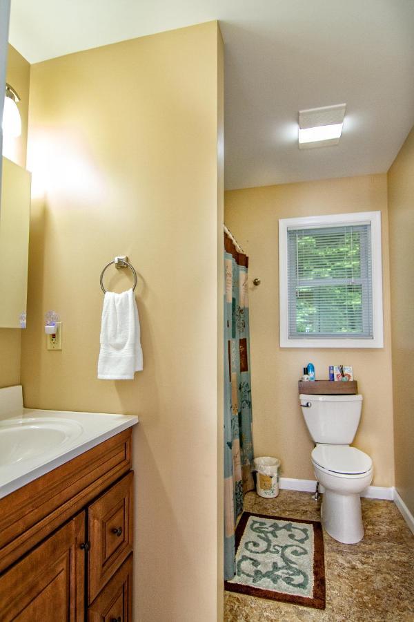 Cabin By The Creek With Private Creek Access Tannersville Esterno foto